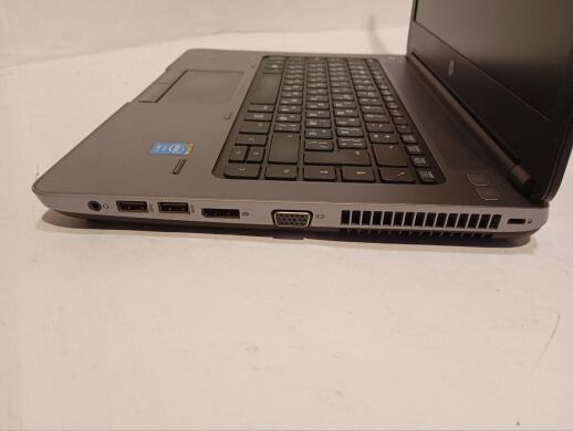 Ноутбук Б-класс HP ProBook 640 G1 / 14" (1366x768) TN / Intel Core i5-4310M (2 (4) ядра по 2.7 - 3.4 GHz) / 8 GB DDR3 / 500 GB HDD / Intel HD Graphic 4600 / WebCam / DVD-RW + беспроводные наушники Ноутбук Б-класс HP ProBook 640 G1 / 14" (1366x768) TN / Intel Core i5-4310M (2 (4) ядра по 2.7 - 3.4 GHz) / 8 GB DDR3 / 500 GB HDD / Intel HD Graphic 4600 / WebCam / DVD-RW + беспроводные наушники