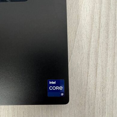 Ігровий ноутбук Razer Blade 15 RZ09-0421 / 15.6" (2560x1440) OLED / Intel Core i9-12900H (14 (20) ядер по 2.5 - 5.0 GHz) / 16 GB DDR5 / 1000 GB SSD NVMe / nVidia GeForce RTX 3070 Ti, 8 GB GDDR6, 256-bit / WebCam