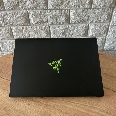 Ігровий ноутбук Б-клас Razer Blade 14 RZ09-0427 / 14" (2560x1440) IPS / AMD Ryzen 9 6900HX (8 (16) ядер по 3.3 - 4.9 GHz) / 16 GB DDR5 / 512 GB SSD NVMe / nVidia GeForce RTX 3070 Ti, 8 GB GDDR6, 256-bit / WebCam