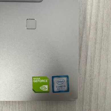 Ноутбук-трансформер Б-класс Lenovo Flex 5-1570 / 15.6" (1920x1080) IPS Touch / Intel Core i5-8250U (4 (8) ядра по 1.6 - 3.4 GHz) / 8 GB DDR4 / 256 GB SSD NVMe / nVidia GeForce MX130, 2 GB GDDR5, 64-bit / WebCam