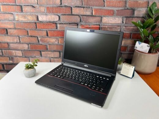Ноутбук Fujitsu LifeBook E546 / 14" (1366x768) TN / Intel Core i3-6100U (2 (4) ядра по 2.3 GHz) / 8 GB DDR4 / 256 GB SSD / Intel HD Graphics 520 / WebCam