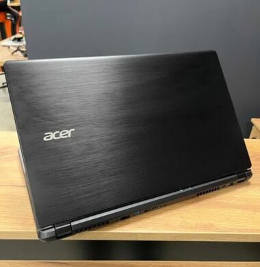 Ноутбук Acer Aspire V5-573G / 15.6" (1366x768) TN / Intel Core i5-4200U (2 (4) ядра по 1.6 - 2.6 GHz) / 8 GB DDR3 / 240 GB SSD / nVidia GeForce GT 750M, 4 GB GDDR5, 128-bit / WebCam / Win 10 Home