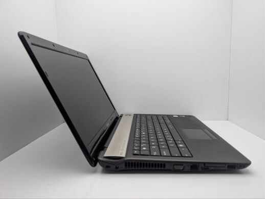 Ноутбук Asus N61VG / 16" (1366x768) TN / Intel Core 2 Duo T6600 (2 ядра по 2.2 GHz) / 4 GB DDR2 / 320 GB HDD / nVidia GeForce GT 220M, 1 GB GDDR2, 128-bit / WebCam / DVD-ROM / АКБ не тримає Ноутбук Asus N61VG / 16" (1366x768) TN / Intel Core 2 Duo T6600 (2 ядра по 2.2 GHz) / 4 GB DDR2 / 320 GB HDD / nVidia GeForce GT 220M, 1 GB GDDR2, 128-bit / WebCam / DVD-ROM / АКБ не тримає