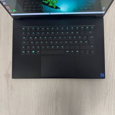 Ігровий ноутбук Razer Blade 15 RZ09-0421 / 15.6" (2560x1440) OLED / Intel Core i9-12900H (14 (20) ядер по 2.5 - 5.0 GHz) / 16 GB DDR5 / 1000 GB SSD NVMe / nVidia GeForce RTX 3070 Ti, 8 GB GDDR6, 256-bit / WebCam