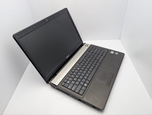 Ноутбук Asus N61VG / 16" (1366x768) TN / Intel Core 2 Duo T6600 (2 ядра по 2.2 GHz) / 4 GB DDR2 / 320 GB HDD / nVidia GeForce GT 220M, 1 GB GDDR2, 128-bit / WebCam / DVD-ROM / АКБ не тримає Ноутбук Asus N61VG / 16" (1366x768) TN / Intel Core 2 Duo T6600 (2 ядра по 2.2 GHz) / 4 GB DDR2 / 320 GB HDD / nVidia GeForce GT 220M, 1 GB GDDR2, 128-bit / WebCam / DVD-ROM / АКБ не тримає