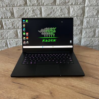 Ігровий ноутбук Б-клас Razer Blade 14 RZ09-0427 / 14" (2560x1440) IPS / AMD Ryzen 9 6900HX (8 (16) ядер по 3.3 - 4.9 GHz) / 16 GB DDR5 / 512 GB SSD NVMe / nVidia GeForce RTX 3070 Ti, 8 GB GDDR6, 256-bit / WebCam