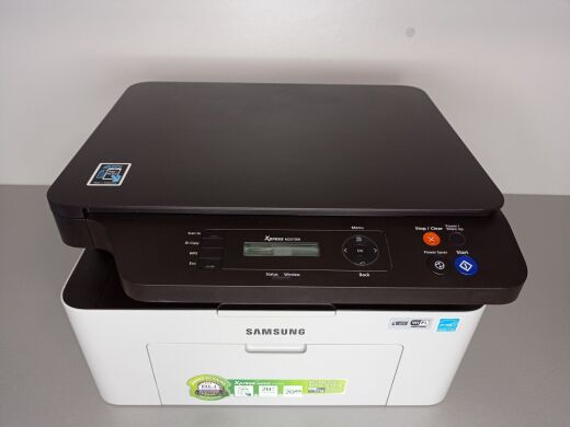 БФП Б-клас Samsung Xpress SL-M2070W / Лазерний ч/б друк / 1200x1200 dpi / 20 стр/мин / USB 2.0, WiFi