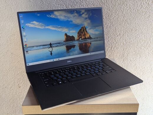 Мобільна робоча станція Б-клас Dell Precision 5530 / 15.6" (1920x1080) IPS / Intel Core i5-8400H (4 (8) ядра по 2.5 - 4.2 GHz) / 16 GB DDR4 / 256 GB SSD + 1000 GB HDD / nVidia Quadro P1000, 4 GB GDDR5, 128-bit / WebCam