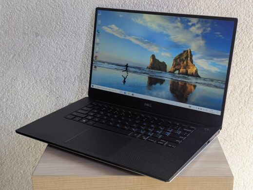 Мобільна робоча станція Б-клас Dell Precision 5530 / 15.6" (1920x1080) IPS / Intel Core i5-8400H (4 (8) ядра по 2.5 - 4.2 GHz) / 16 GB DDR4 / 256 GB SSD + 1000 GB HDD / nVidia Quadro P1000, 4 GB GDDR5, 128-bit / WebCam