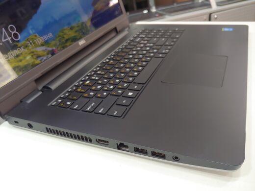 Dell Inspiron 5748 / 17.3" (1600x900) TN / Intel Core i5-4210U (2 (4) ядра по 1.7 - 2.7 GHz) / 8 GB DDR3 / 240 GB SSD / DVD-RW / WebCam Dell Inspiron 5748 / 17.3" (1600x900) TN / Intel Core i5-4210U (2 (4) ядра по 1.7 - 2.7 GHz) / 8 GB DDR3 / 240 GB SSD / DVD-RW / WebCam