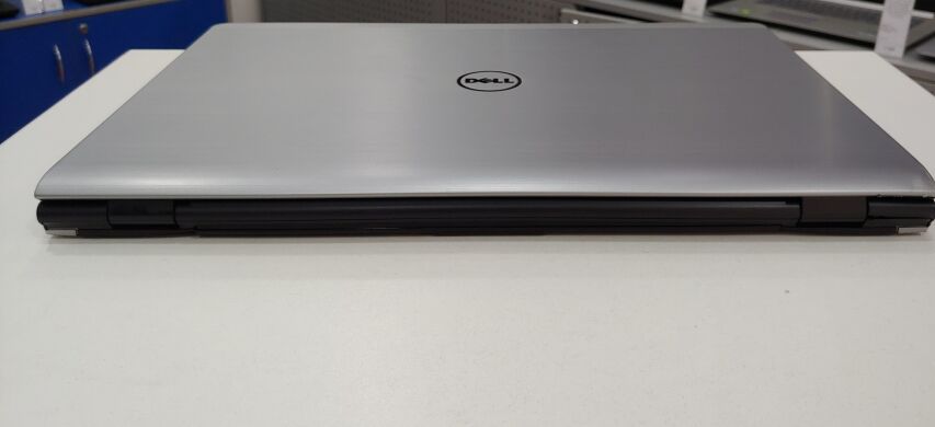 Dell Inspiron 5748 / 17.3" (1600x900) TN / Intel Core i5-4210U (2 (4) ядра по 1.7 - 2.7 GHz) / 8 GB DDR3 / 240 GB SSD / DVD-RW / WebCam Dell Inspiron 5748 / 17.3" (1600x900) TN / Intel Core i5-4210U (2 (4) ядра по 1.7 - 2.7 GHz) / 8 GB DDR3 / 240 GB SSD / DVD-RW / WebCam