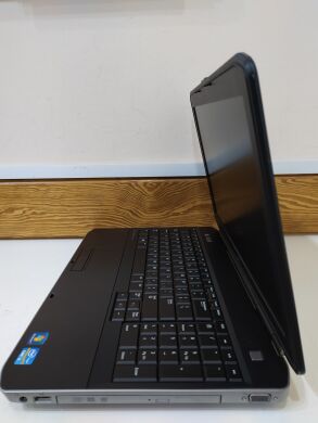 Dell Latitude E5530 / 15.6" (1366x768) / Intel Core i3-3110M (2(4)ядра по 2.4GHz) / 4 GB DDR3 / 320 GB HDD / USB 3.0