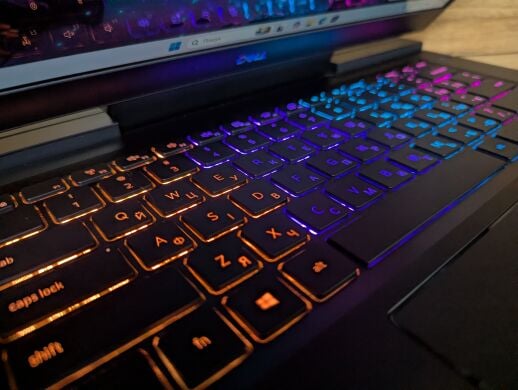 Игровой ноутбук Dell G7 7500 / 15.6" (3840x2160) IPS / Intel Core i7-10750H (6 (12) ядер по 2.6 - 5.0 GHz) / 32 GB DDR4 / 1000 GB SSD / nVidia GeForce RTX 2070, 8 GB GDDR6, 256-bit / WebCam / Windows 11 Игровой ноутбук Dell G7 7500 / 15.6" (3840x2160) IPS / Intel Core i7-10750H (6 (12) ядер по 2.6 - 5.0 GHz) / 32 GB DDR4 / 1000 GB SSD / nVidia GeForce RTX 2070, 8 GB GDDR6, 256-bit / WebCam / Windows 11