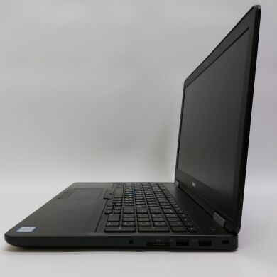 Ігровий ноутбук Dell Precision 3510 / 15.6" (1366x768) TN / Intel Core i7-6700HQ (4 (8) ядра по 2.6 - 3.5 GHz) / 16 GB DDR4 / 512 GB SSD M.2 / AMD FirePro W5130M, 2 GB GDDR5, 128-bit / WebCam
