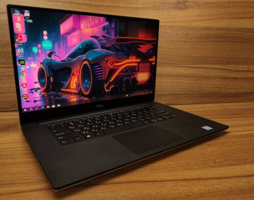 Игровой ноутбук Dell XPS 15 9570 / 15.6" (3840x2160) IPS Touch / Intel Core i5-8300H (4 (8) ядра по 2.3 - 4.0 GHz) / 16 GB DDR4 / 512 GB SSD / nVidia GeForce GTX 1050 Ti, 4 GB GDDR5, 128-bit / WebCam / Windows 10