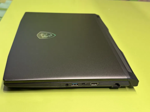 Ігровий ноутбук MSI Crosshair 16 HX / 16" (1920x1200) IPS / Intel Core i7-13620H (10 (16) ядер по 3.6 - 4.9 GHz) / 16 GB DDR5 / 1000 GB SSD / nVidia GeForce RTX 4070, 8 GB GDDR6, 128-bit / WebCam / HDMI Ігровий ноутбук MSI Crosshair 16 HX / 16" (1920x1200) IPS / Intel Core i7-13620H (10 (16) ядер по 3.6 - 4.9 GHz) / 16 GB DDR5 / 1000 GB SSD / nVidia GeForce RTX 4070, 8 GB GDDR6, 128-bit / WebCam / HDMI