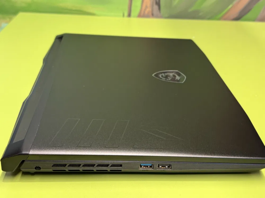 Ігровий ноутбук MSI Crosshair 16 HX / 16" (1920x1200) IPS / Intel Core i7-13620H (10 (16) ядер по 3.6 - 4.9 GHz) / 16 GB DDR5 / 1000 GB SSD / nVidia GeForce RTX 4070, 8 GB GDDR6, 128-bit / WebCam / HDMI Ігровий ноутбук MSI Crosshair 16 HX / 16" (1920x1200) IPS / Intel Core i7-13620H (10 (16) ядер по 3.6 - 4.9 GHz) / 16 GB DDR5 / 1000 GB SSD / nVidia GeForce RTX 4070, 8 GB GDDR6, 128-bit / WebCam / HDMI