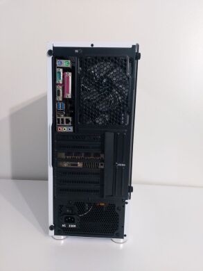 Ігровий ПК 1stPlayer D4-4R1-WH Tower / Intel Core i7-4770K (4 (8) ядра по 3.5 - 3.9 GHz) / 16 GB DDR3 / 240 GB SSD + 1000 GB HDD / nVidia GeForce GTX 1060, 6 GB GDDR5, 192-bit / 600W + Кабелі DVI та живлення