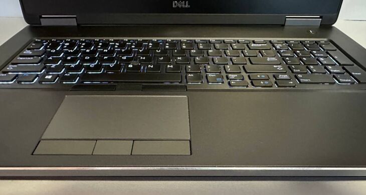 Мобильная рабочая станция Dell Precision 7740 / 17.3" (1920x1080) IPS / Intel Xeon E-2276M (6 (12) ядер по 2.8 - 4.7 GHz) / 32 GB DDR4 / 512 GB SSD / nVidia Quadro RTX 4000, 8 GB GDDR6, 256-bit / WebCam Мобильная рабочая станция Dell Precision 7740 / 17.3" (1920x1080) IPS / Intel Xeon E-2276M (6 (12) ядер по 2.8 - 4.7 GHz) / 32 GB DDR4 / 512 GB SSD / nVidia Quadro RTX 4000, 8 GB GDDR6, 256-bit / WebCam