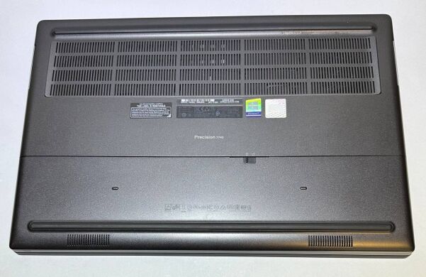 Мобильная рабочая станция Dell Precision 7740 / 17.3" (1920x1080) IPS / Intel Xeon E-2276M (6 (12) ядер по 2.8 - 4.7 GHz) / 32 GB DDR4 / 512 GB SSD / nVidia Quadro RTX 4000, 8 GB GDDR6, 256-bit / WebCam Мобильная рабочая станция Dell Precision 7740 / 17.3" (1920x1080) IPS / Intel Xeon E-2276M (6 (12) ядер по 2.8 - 4.7 GHz) / 32 GB DDR4 / 512 GB SSD / nVidia Quadro RTX 4000, 8 GB GDDR6, 256-bit / WebCam