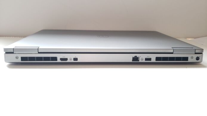 Мобільна робоча станція Dell Precision 7740 / 17.3" (3840x2160) IPS / Intel Core i7-9850H (6 (12) ядер по 2.6 - 4.6 GHz) / 32 GB DDR4 / 256 GB SSD + 1000 GB SSD / AMD Radeon Pro WX 7130, 8 GB GDDR5, 256-bit / WebCam / Win 11 Pro 