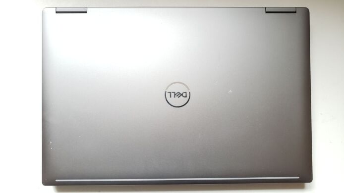 Мобільна робоча станція Dell Precision 7740 / 17.3" (3840x2160) IPS / Intel Core i7-9850H (6 (12) ядер по 2.6 - 4.6 GHz) / 32 GB DDR4 / 256 GB SSD + 1000 GB SSD / AMD Radeon Pro WX 7130, 8 GB GDDR5, 256-bit / WebCam / Win 11 Pro 