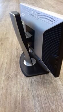 Монітор Dell 2009Wt / 20" (1680&times;1050) TN / VGA, DVI, USB 