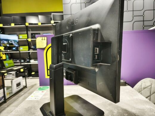 Монитор LG 22MB65PY / 22" (1680x1050) TN / USB, VGA, DVI, DisplayPort / VESA 100x100 Монитор LG 22MB65PY / 22" (1680x1050) TN / USB, VGA, DVI, DisplayPort / VESA 100x100