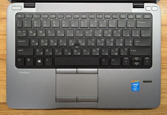 Нетбук HP EliteBook 820 G1 / 12.5" (1366x768) TN / Intel Core i7-4600U (2 (4) ядра по 2.1 - 3.3 GHz) / 8 GB DDR3 / 240 GB SSD / Intel HD Graphics 4400 / WebCam / Fingerprint / Windows 10 Нетбук HP EliteBook 820 G1 / 12.5" (1366x768) TN / Intel Core i7-4600U (2 (4) ядра по 2.1 - 3.3 GHz) / 8 GB DDR3 / 240 GB SSD / Intel HD Graphics 4400 / WebCam / Fingerprint / Windows 10