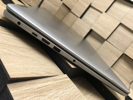 Ноутбук-трансформер Б-клас Dell Inspiron 17-7778 / 17.3" (1920x1080) IPS Touch / Intel Core i7-6500U (2 (4) ядра по 2.5 - 3.1 GHz) / 8 GB DDR4 / 480 GB SSD / nVidia GeForce 940MX, 2 GB GDDR5, 64-bit / WebCam / HDMI / Windows 10 ліцензія