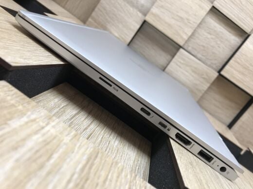Ноутбук-трансформер HP EliteBook x360 1030 G2 / 13.3" (1920x1080) IPS Touch / Intel Core i5-7300U (2 (4) ядра по 2.6 - 3.5 GHz) / 8 GB DDR4 / 256 GB SSD M.2 / Intel HD Graphics 620 / WebCam / Fingerprint / USB 3.1 / HDMI