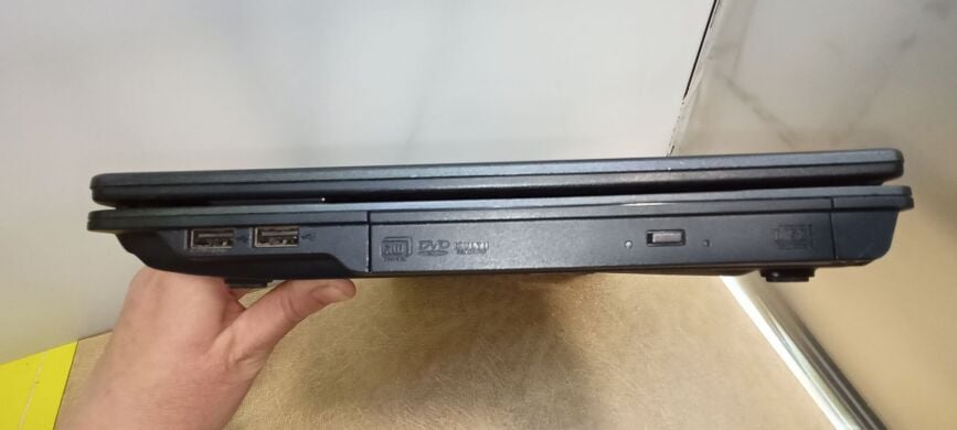 Ноутбук Acer eMachines E528 / 15.6" (1366x768) TN / Intel Celeron T3500 (2 ядра по 2.1 GHz) / 4 GB DDR2 / 250 GB HDD / Intel GMA Graphics 4500M / WebCam / АКБ не держит Ноутбук Acer eMachines E528 / 15.6" (1366x768) TN / Intel Celeron T3500 (2 ядра по 2.1 GHz) / 4 GB DDR2 / 250 GB HDD / Intel GMA Graphics 4500M / WebCam / АКБ не держит