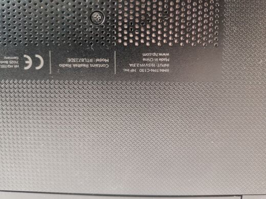 Ноутбук Б-класс HP Laptop 15-bw0xx / 15.6" (1366x768) TN / AMD E2-9000e (2 ядра по 1.5 - 2.0 GHz) / 4 GB DDR4 / 1000 GB HDD / AMD Radeon R2 Graphics / WebCam / HDMI Ноутбук Б-класс HP Laptop 15-bw0xx / 15.6" (1366x768) TN / AMD E2-9000e (2 ядра по 1.5 - 2.0 GHz) / 4 GB DDR4 / 1000 GB HDD / AMD Radeon R2 Graphics / WebCam / HDMI