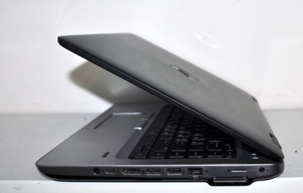 Ноутбук Б-клас HP ProBook 645 G2 / 14" (1366x768) TN / AMD A10-8700b (4 ядра по 1.8 - 3.2 GHz) / 16 GB DDR3 / 128 GB SSD / AMD Radeon R6 Graphics / WebCam / DVD-ROM / АКБ NEW / BIOS PASSWORD BOOT