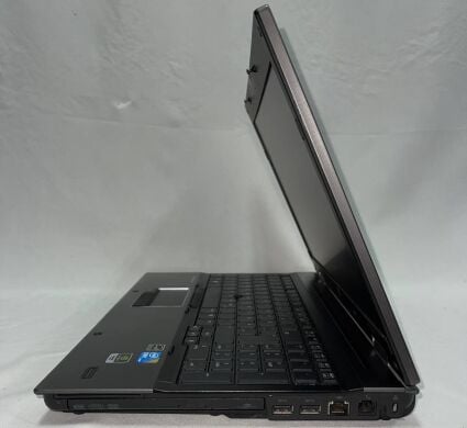 Ноутбук HP EliteBook 8540w Mobile Workstation / 15.6" (1600x900) TN / Intel Core i7-820QM (4 (8) ядра по 1.73 - 3.06 GHz) / 8 GB DDR3 / 500 GB HDD / nVidia Quadro FX 880M, 1 GB DDR3, 128-bit / WebCam / VGA