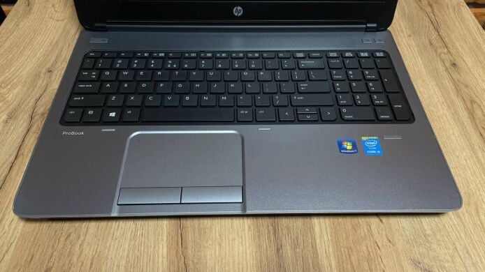 Ноутбук HP ProBook 650 G1 / 15.6" (1366x768) TN / Intel Core i5-4210M (2 (4) ядра по 2.6 - 3.2 GHz) / 8 GB DDR3 / 256 GB SSD / Intel HD Graphics 4600 / WebCam / DVD-ROM / VGA