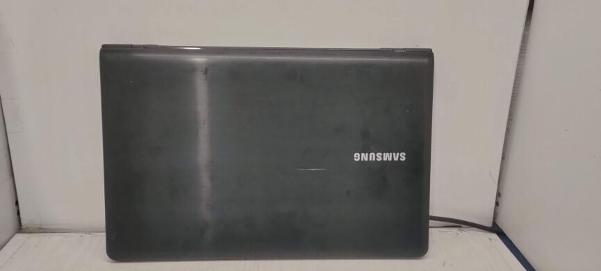 Ноутбук Samsung NP350E7C / 17.3" (1600x900) TN / Intel Core i5-3210M (2 (4) ядра по 2.5 - 3.1 GHz) / 8 GB DDR3 / 120 GB SSD / Intel HD Graphics 4000 / WebCam 