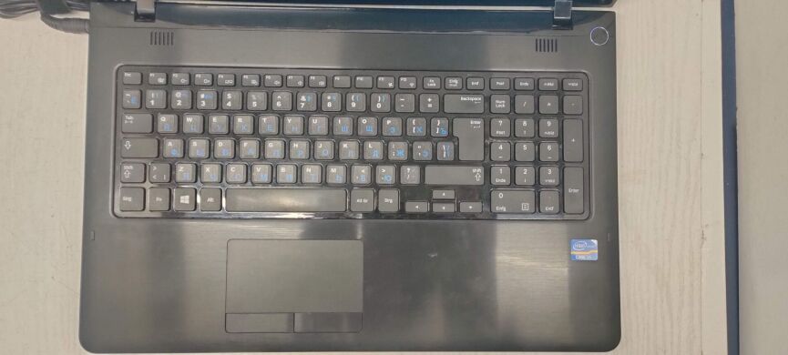 Ноутбук Samsung NP350E7C / 17.3" (1600x900) TN / Intel Core i5-3210M (2 (4) ядра по 2.5 - 3.1 GHz) / 8 GB DDR3 / 120 GB SSD / Intel HD Graphics 4000 / WebCam 