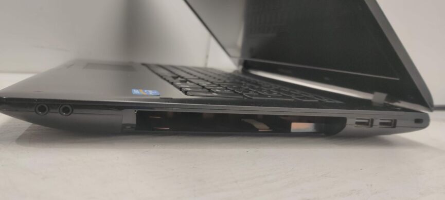 Ноутбук Samsung NP350E7C / 17.3" (1600x900) TN / Intel Core i5-3210M (2 (4) ядра по 2.5 - 3.1 GHz) / 8 GB DDR3 / 120 GB SSD / Intel HD Graphics 4000 / WebCam 