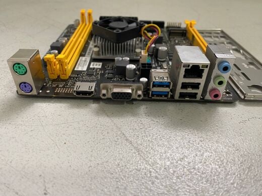 Комплект: Материнская плата Biostar A10N-8800E / AMD FX-8800P (4 ядра по 2.1 - 3.4 GHz) / Socket FP4 / Задняя заглушка