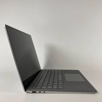 Ультрабук Б-клас Microsoft Surface Laptop 3 / 13.5" (2256x1504) IPS Touch / Intel Core i5-1035G7 (4 (8) ядра по 1.2 - 3.7 GHz) / 8 GB DDR4 / 256 GB SSD / Intel Iris Plus Graphics / WebCam