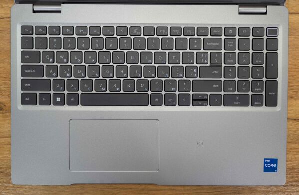 Ультрабук Dell Latitude 5530 / 15.6" (1920x1080) IPS / Intel Core i5-1245U (10 (12) ядер по 1.2 - 4.4 GHz) / 16 GB DDR4 / 512 GB SSD / Intel Iris Xe Graphics / HDMI / Windows 11