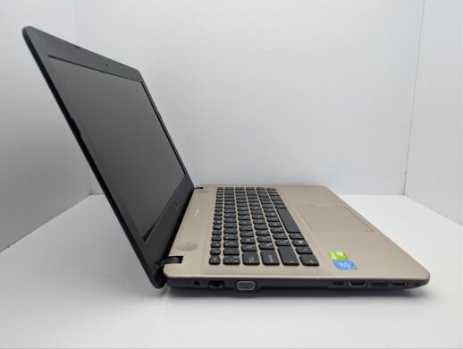 Ноутбук Asus X441S / 15.6" (1366x768) TN / Intel Pentium N3710 (4 ядра по 1.6 - 2.56 GHz) / 4 GB DDR3 / 60 GB SSD + 320 GB HDD / nVidia GeForce 810M, 1 GB GDDR3, 64-bit / WebCam / DVD-ROM