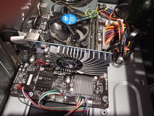 ПК GameMax ET-201 Tower / Intel Core i5-4460 (4 ядра по 3.2 - 3.4 GHz) / 8 GB DDR3 / 320 GB HDD / nVidia GeForce 210, 1 GB DDR3, 64-bit / 350W