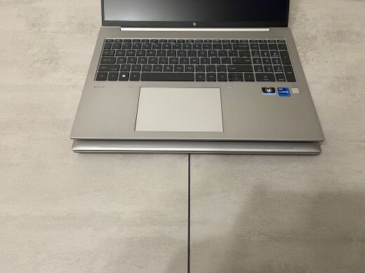 Мобільна робоча станція HP ZBook Firefly 16 G9 / 16" (1920x1200) IPS Touch / Intel Core i7-1260P (12 (16) ядер по 3.4 - 4.7 GHz) / 32 GB DDR5 / 512 GB SSD M.2 / Intel Iris Xe Graphics / WebCam / Fingerprint