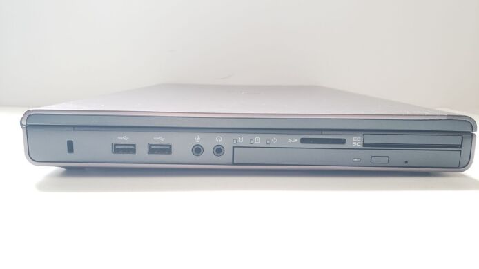 Мобільна робоча станція Dell Precision M4800 / 15.6" (3200x1800) IPS / Intel Core i7-4800MQ (4 (8) ядра по 2.7 - 3.7 GHz) / 16 GB DDR3 / 200 GB SSD + 500 GB HDD / nVidia Quadro K2100M, 2 GB GDDR5, 128-bit / WebCam / DVD-ROM