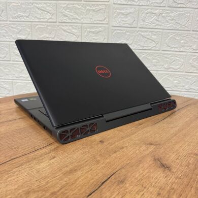 Ігровий ноутбук Б-клас Dell Inspiron 15 Gaming 7567 / 15.6" (1920x1080) IPS / Intel Core i5-7300HQ (4 ядра по 2.5 - 3.5 GHz) / 16 GB DDR4 / 512 GB SSD / nVidia GeForce GTX 1050 Ti, 4 GB GDDR5, 128-bit / WebCam