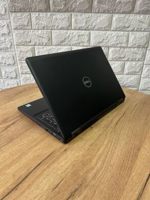 Мобільна робоча станція Dell Precision 3520 / 15.6" (1920x1080) IPS / Intel Core i7-7820HQ (4 (8) ядра по 2.9 - 3.9 GHz) / 16 GB DDR4 / 512 GB SSD / nVidia Quadro M620, 2 GB GDDR5, 128-bit / WebCam