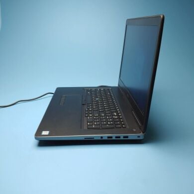 Мобільна робоча станція Dell Precision 7710 / 17.3" (1920x1080) IPS / Intel Core i7-6920HQ (4 (8) ядра по 2.9 - 3.8 GHz) / 32 GB DDR4 / 480 GB SSD / nVidia Quadro M3000M, 4 GB GDDR5, 256-bit / WebCam / Win10 Pro