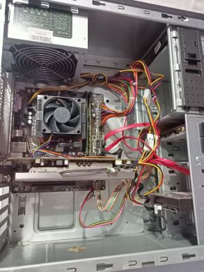 Ігровий ПК Asrock Tower / AMD Athlon X4 760K (4 ядра по 3.8 - 4.1 GHz) / 8 GB DDR3 / 120 GB SSD + 640 GB HDD / AMD Radeon HD 6770, 1 GB GDDR5, 128-bit / DVD-RW